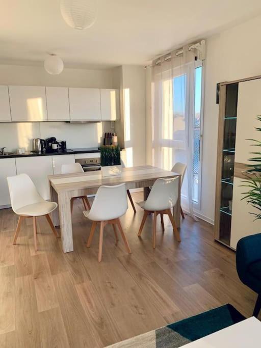 Pourquoi Notre T3 Avec Parking Est Pour Vous ? Apartamento Lille Exterior foto